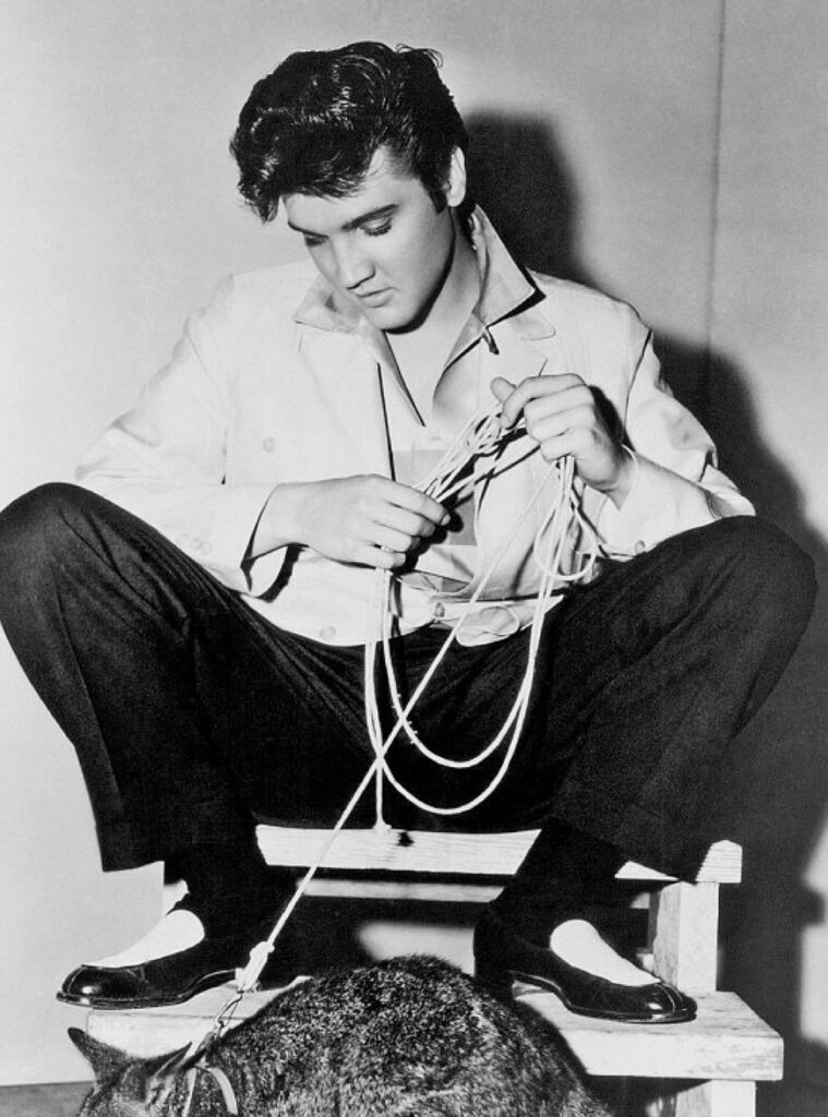 Elvis Presley con i mocassini